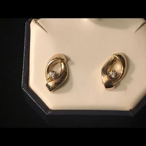 14k Golden Diamond earrings.